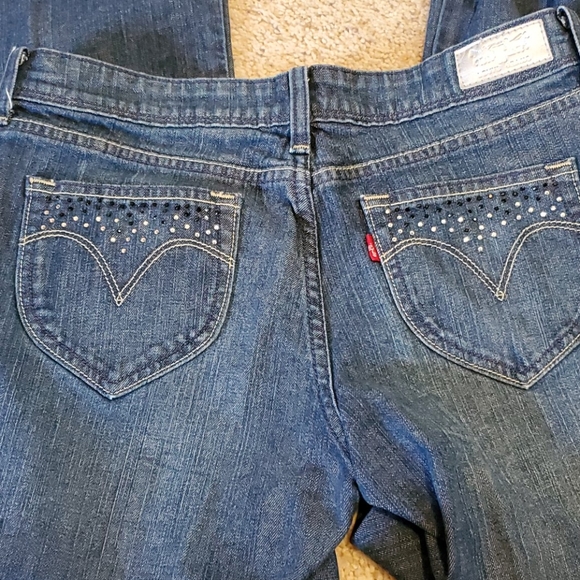 Levi's - Picture 3 of 5